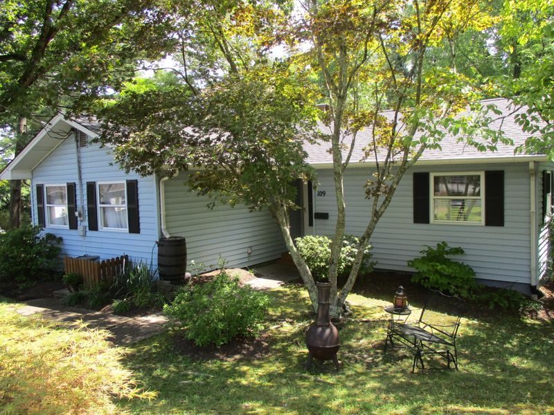109 Decatur Rd, Oak Ridge, TN 37830