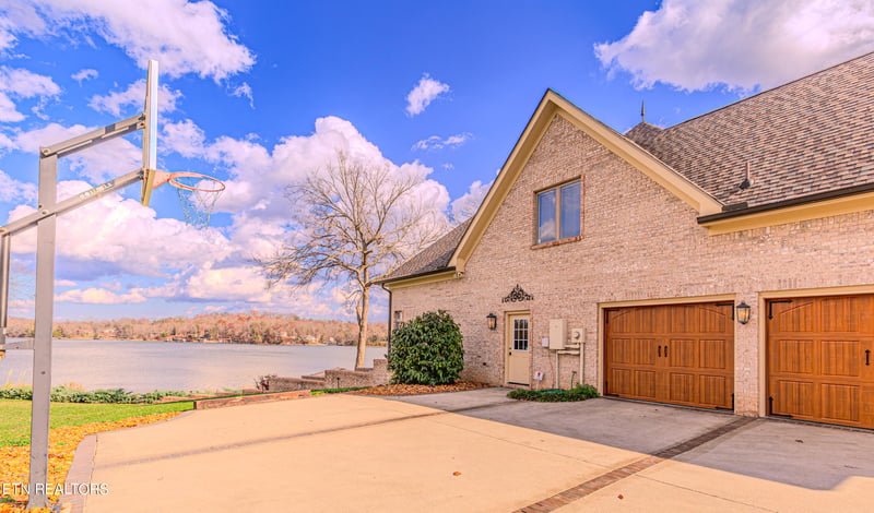 109 Driftwood Ct, Lenoir City, TN 37772
