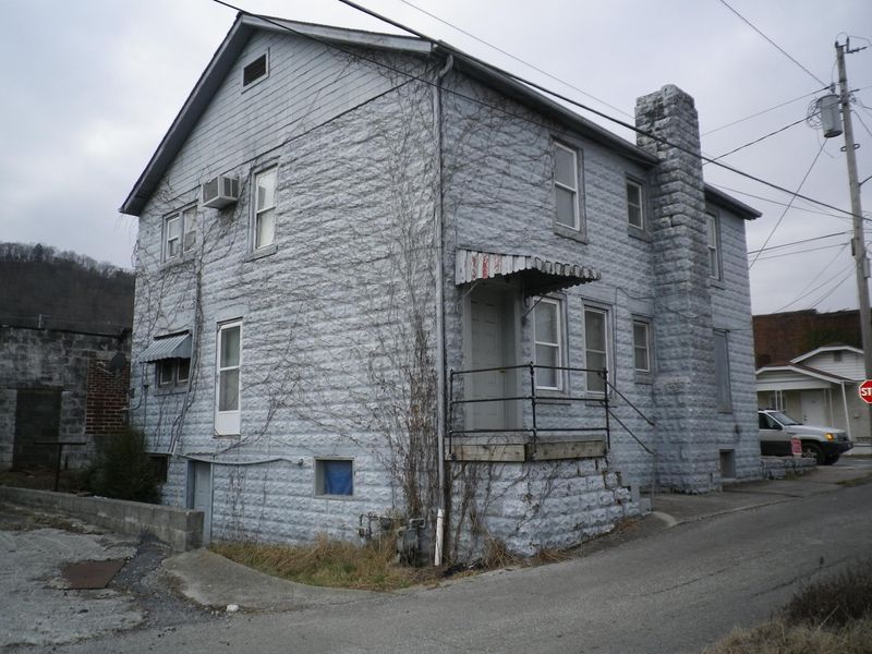 109 E 6th St, Lake City, TN 37769