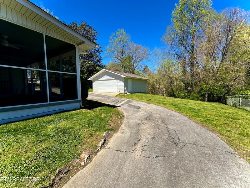 109 E Magnolia Ln, Oak Ridge, TN 37830
