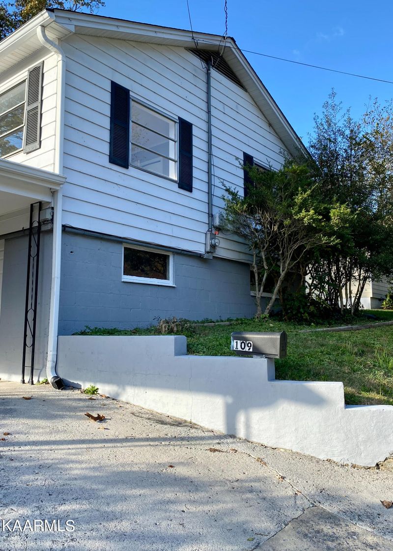 109 E Malta Rd, Oak Ridge, TN 37830