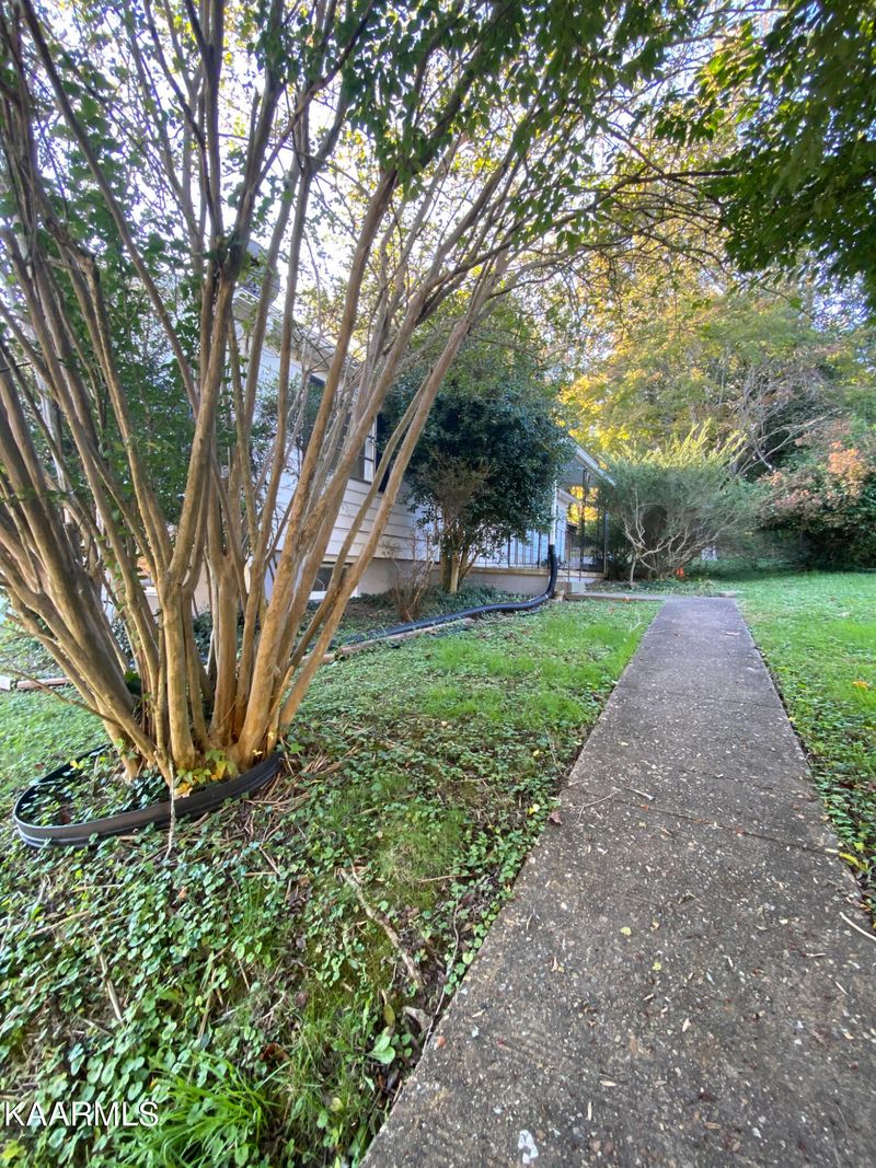 109 E Malta Rd, Oak Ridge, TN 37830