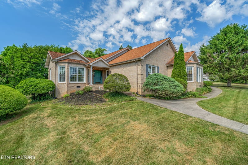 109 Farmington Pl, Clinton, TN 37716