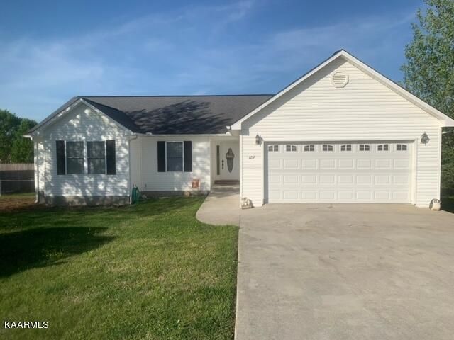 109 Farview Cir, Jacksboro, TN 37757