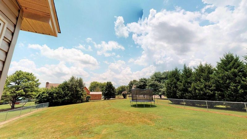 109 Giffin Cir, Loudon, TN 37774