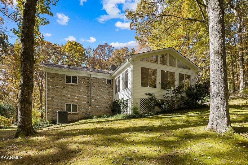 109 Glandon Ln, Powell, TN 37849