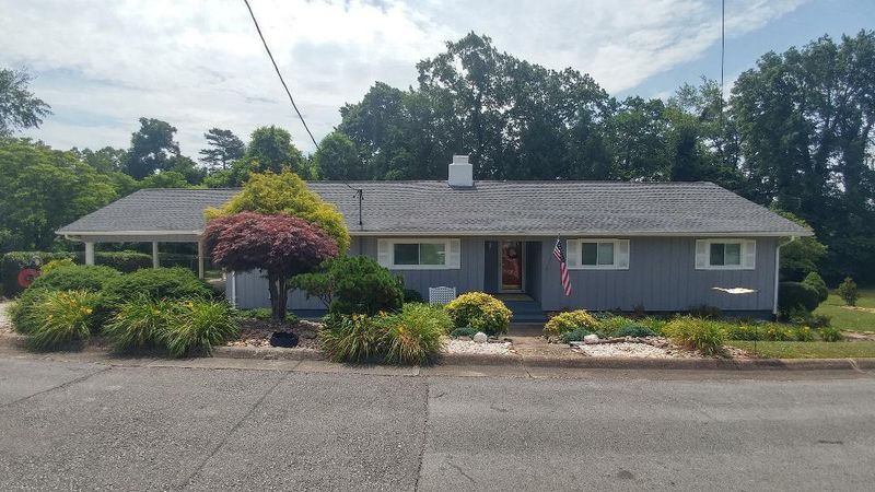 109 Glendale Ln, Oak Ridge, TN 37830