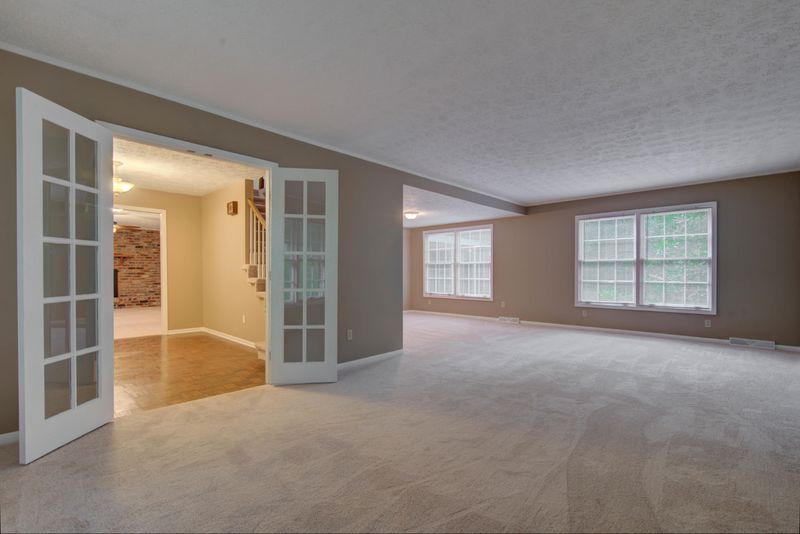 109 Greystone Dr, Oak Ridge, TN 37830