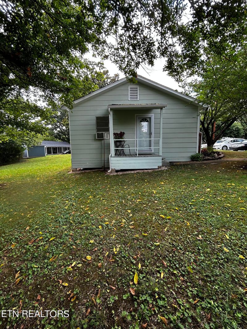 109 Hickory Pl, Oak Ridge, TN 37830