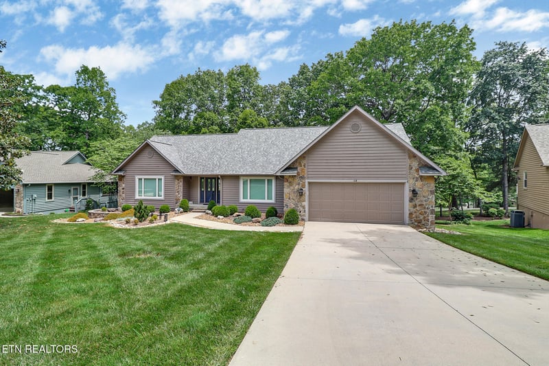109 Huntington Dr, Fairfield Glade, TN 38558