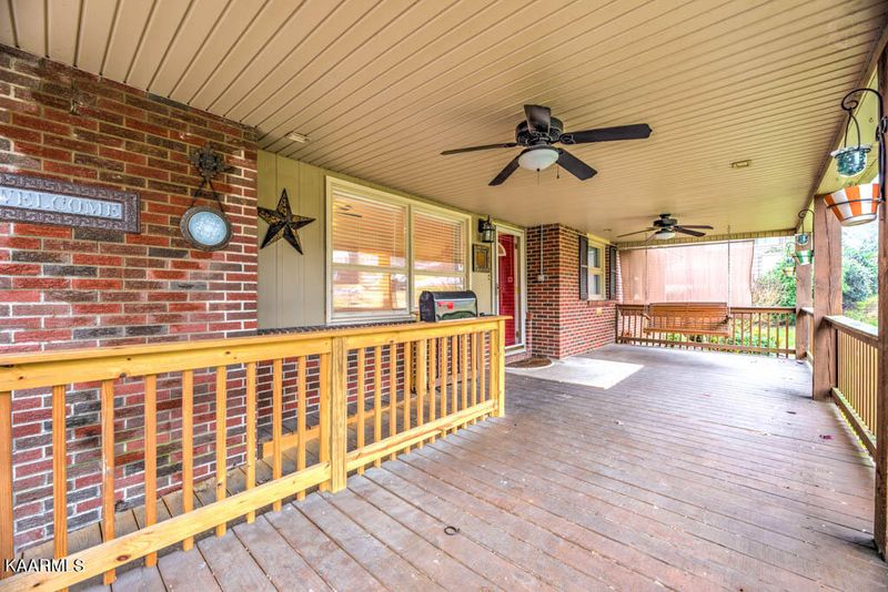 109 Iona Cir, Oak Ridge, TN 37830