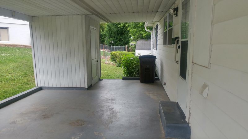 109 Kingsley Rd, Oak Ridge, TN 37830