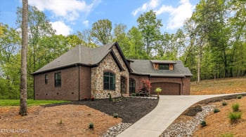 109 Lake Harbor Dr, Lenoir City, TN 37772