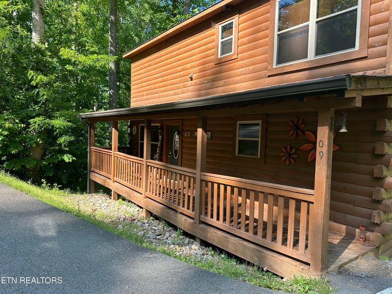 109 Laurel Way, Gatlinburg, TN 37738