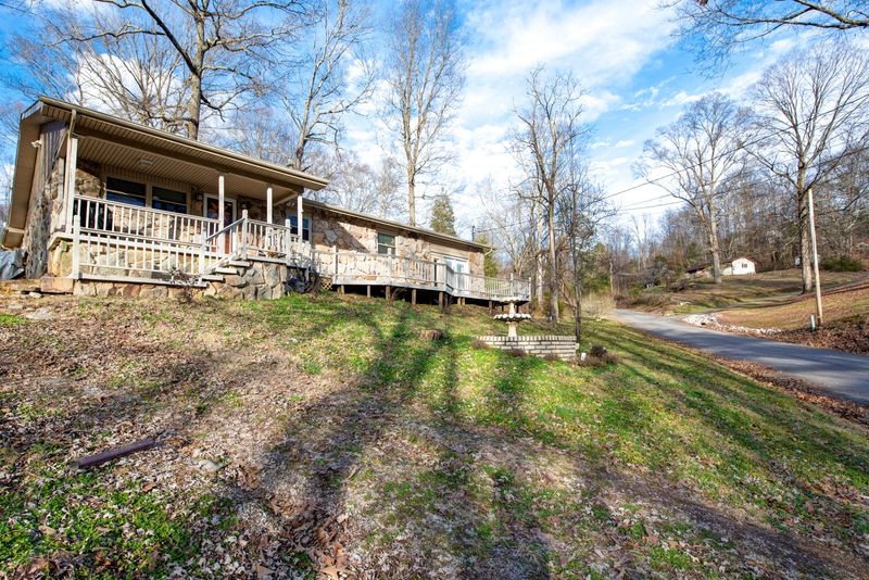 109 Martin Strader Ln, Clinton, TN 37716