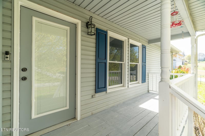 109 Miles Ln, Lafollette, TN 37766