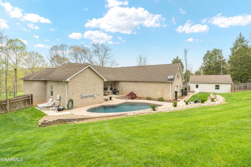 109 Mossey Creek Dr, Kingston, TN 37763