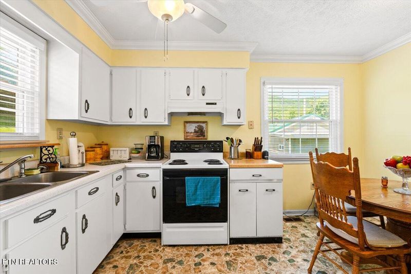 109 N 23rd St, Lafollette, TN 37766