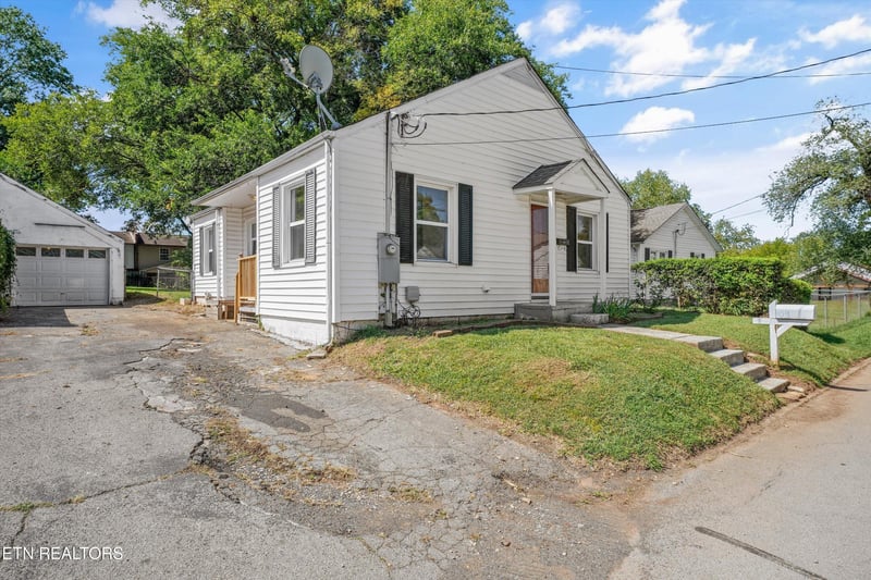 109 N Magnolia St, Maryville, TN 37801
