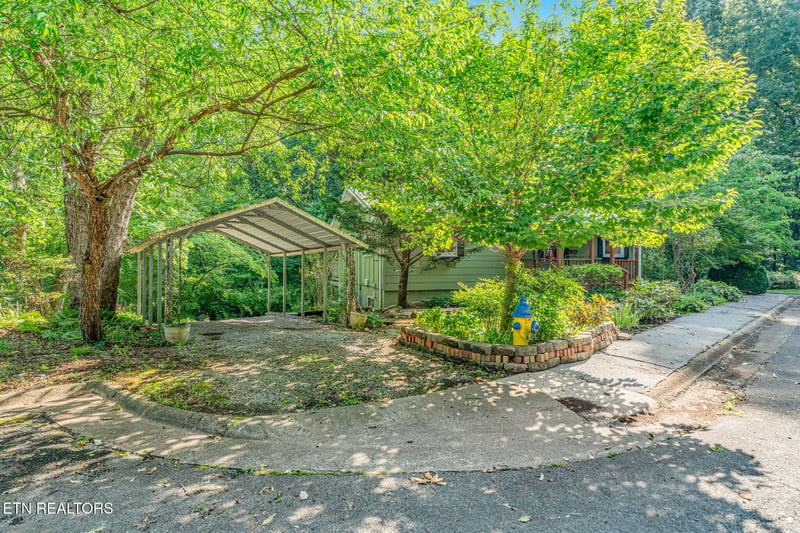 109 N Tampa Ln, Oak Ridge, TN 37830