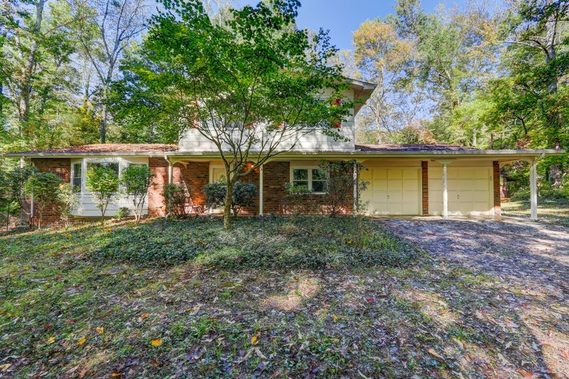 109 Newcrest Ln, Oak Ridge, TN 37830