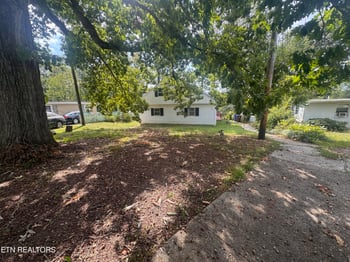 109 Niagara Ln, Oak Ridge, TN 37830
