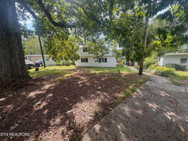 109 Niagara Ln, Oak Ridge, TN 37830