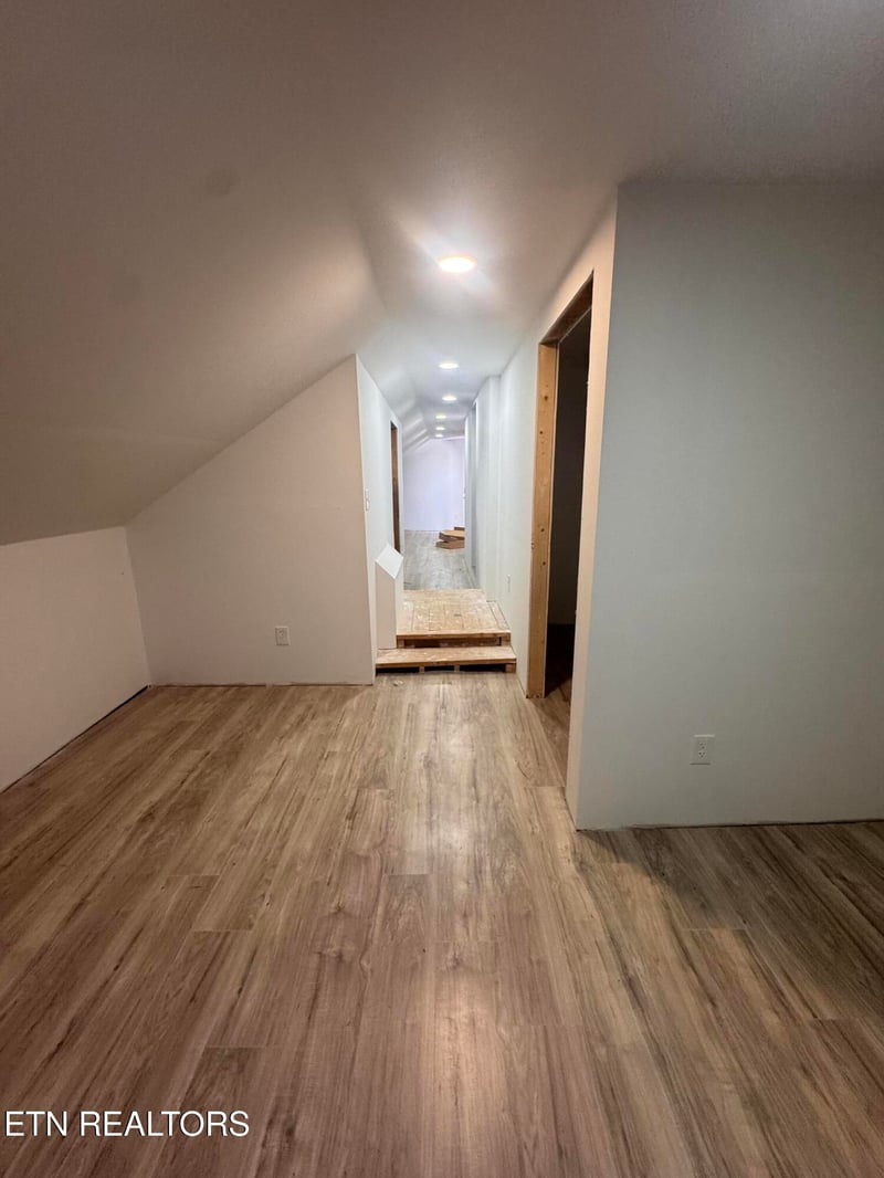 109 Niagara Ln, Oak Ridge, TN 37830