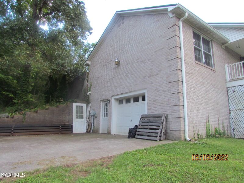 109 Oakview Dr, Kingston, TN 37763