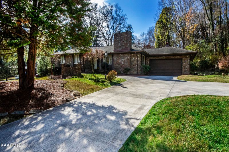 109 Oklahoma Ave, Oak Ridge, TN 37830