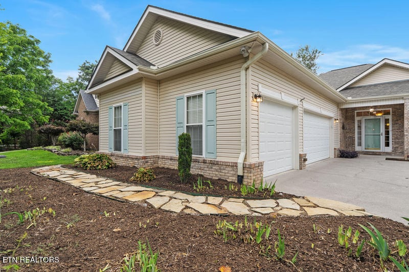 109 Oohleeno Way, Loudon, TN 37774