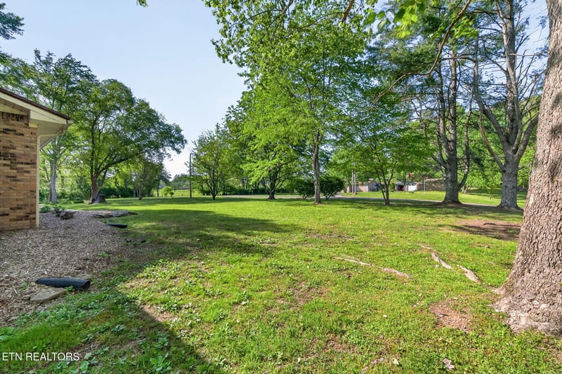 109 Parkway Ln, Crossville, TN 38572