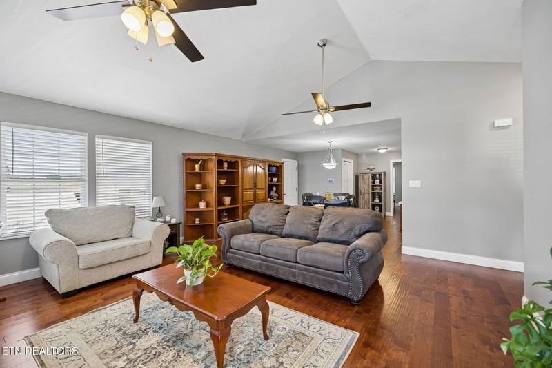 109 Pecan Cir, Corryton, TN 37721