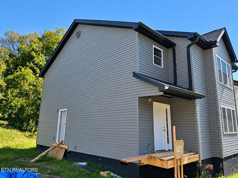 109 Pelham Rd, Knoxville, TN 37914