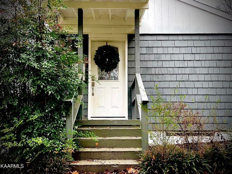 109 Pembroke Rd, Oak Ridge, TN 37830