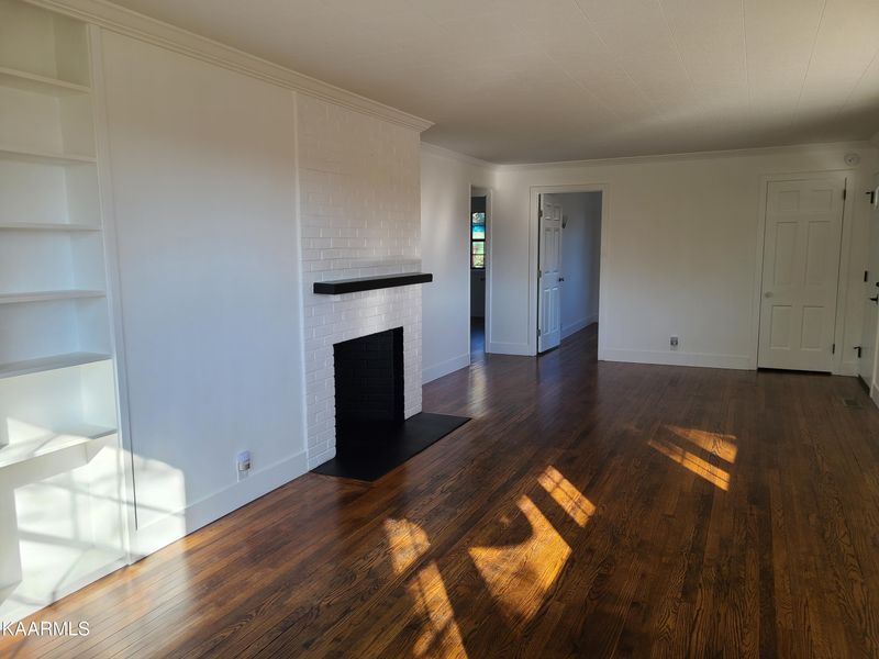 109 Pickwick Ln, Oak Ridge, TN 37830