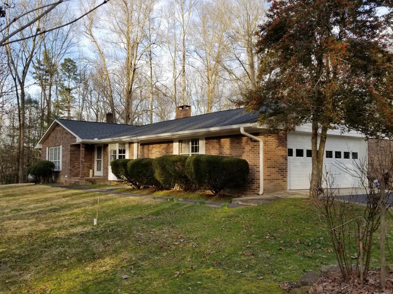 109 Powers Rd, Oakdale, TN 37829