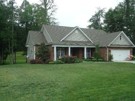 109 Shadows Lawn Dr, Athens, TN 37303