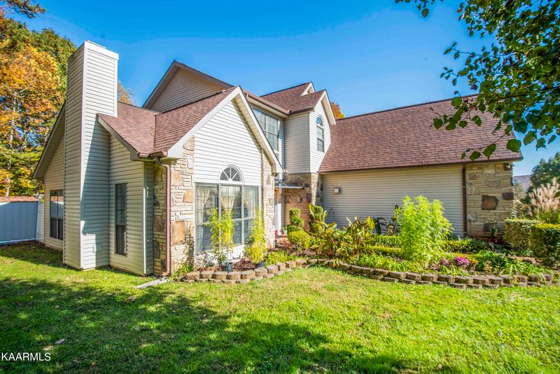 109 Tiffany Pl, Oak Ridge, TN 37830