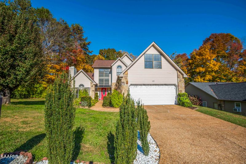 109 Tiffany Pl, Oak Ridge, TN 37830