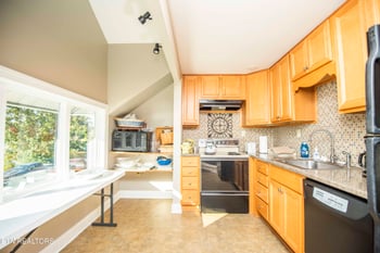 109 Timberlake Dr, Greenback, TN 37742