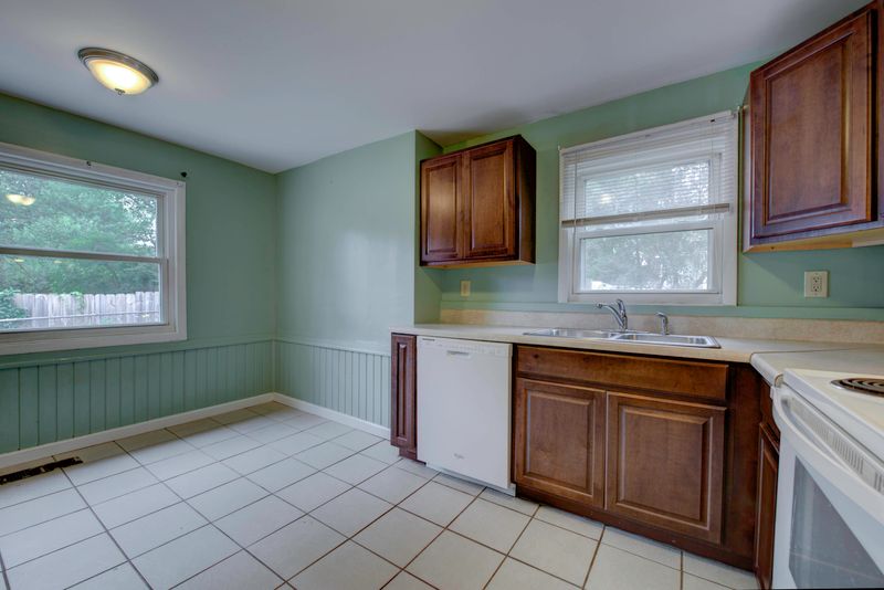 109 W Maiden Ln, Oak Ridge, TN 37830