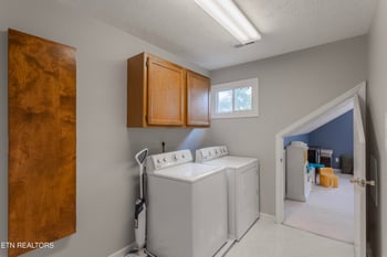 109 W Melbourne Rd, Oak Ridge, TN 37830