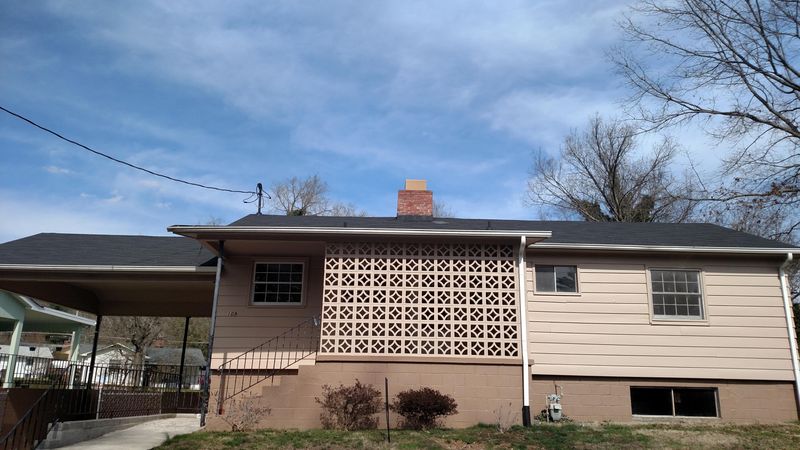 109 W Pawley Rd, Oak Ridge, TN 37830