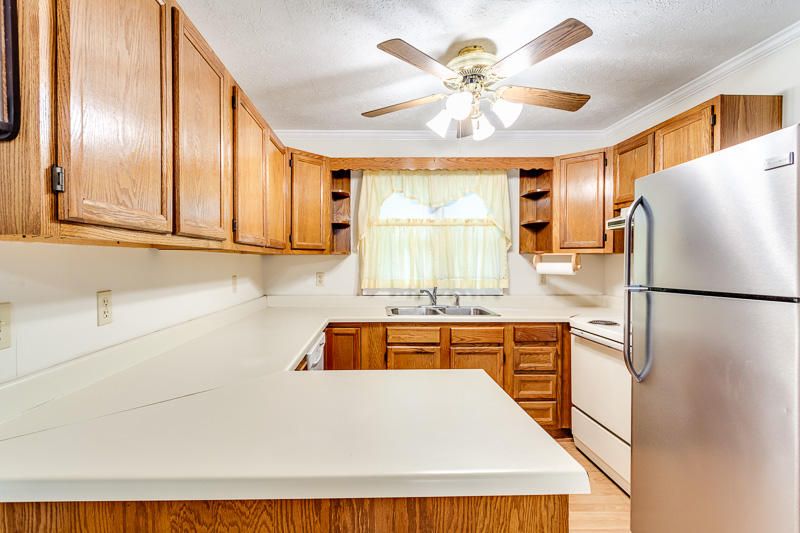 109 Walnut Ln, Oak Ridge, TN 37830