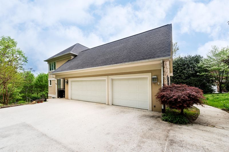 109 Wesley Ln, Oak Ridge, TN 37830