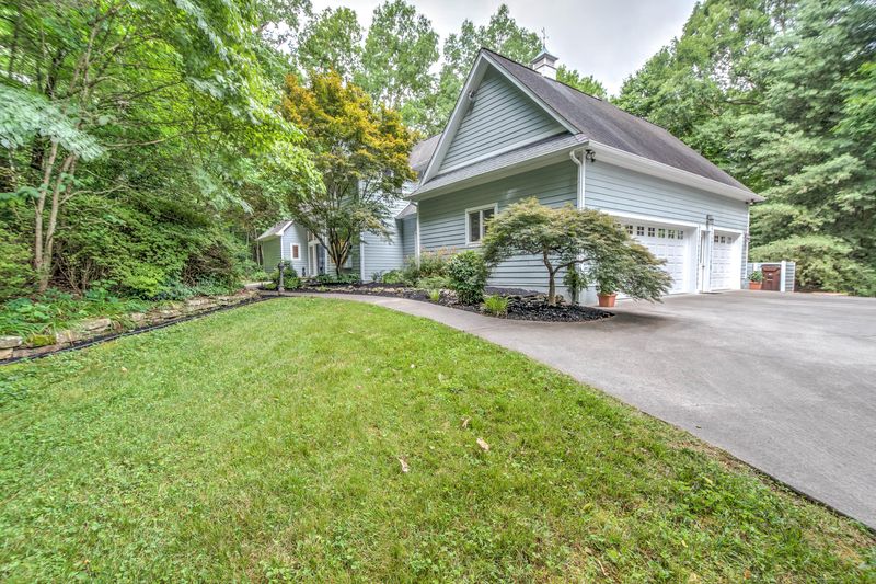 109 Winston Ln, Oak Ridge, TN 37830