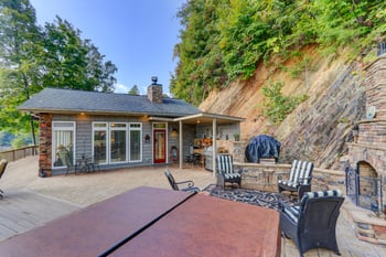1090 Black Fox Harbor, Washburn, TN 37888