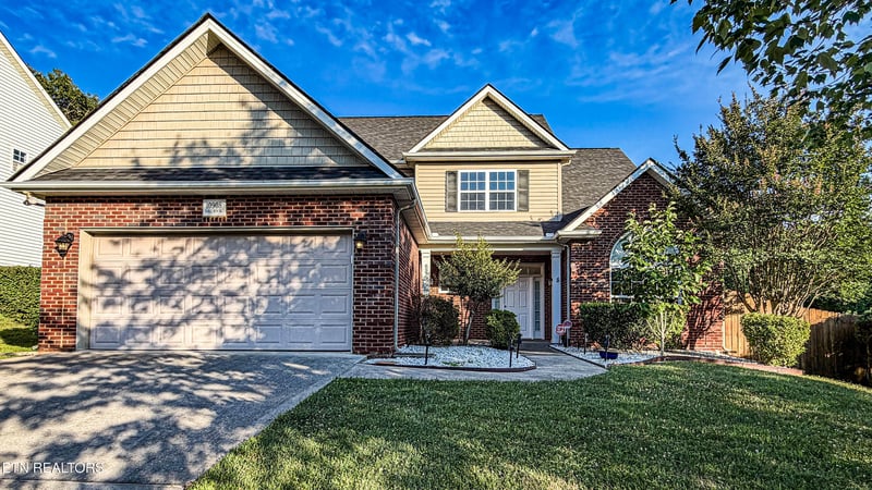 10908 Gable Run Dr, Knoxville, TN 37931