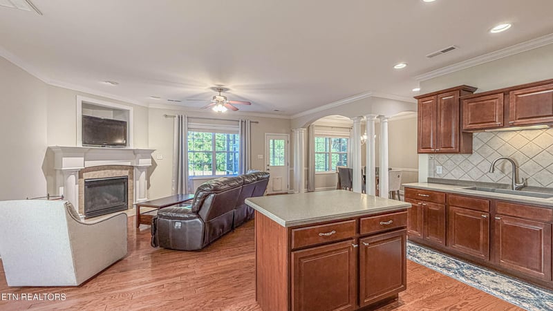 10908 Gable Run Dr, Knoxville, TN 37931